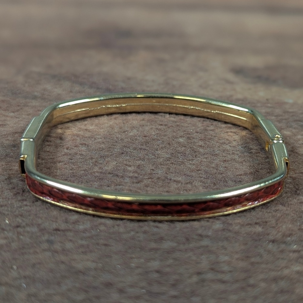 Liz Claiborne Bangle Bracelet Gold‎ Tone Red Enamel Hinge Closure